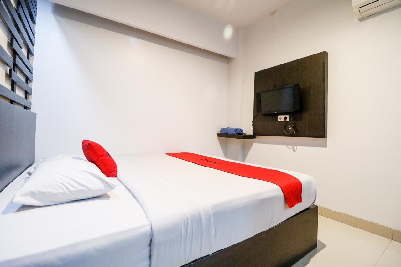 Reddoorz Plus Near Pasar Wisata プカンバル エクステリア 写真