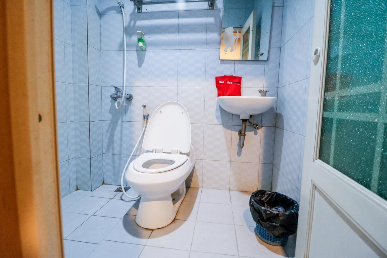Reddoorz Plus Near Pasar Wisata プカンバル エクステリア 写真